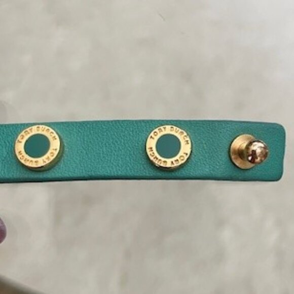 Tory Burch Cole Enamel Logo Double Wrap Bracelet - Picture 5 of 5